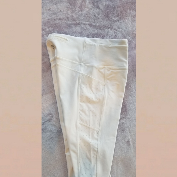 Rare Lululemon Leggings in white - Picture 3 of 5